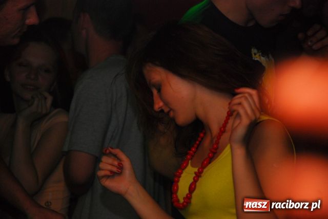 Zdjęcie w galerii na portalu naszraciborz.pl: Lustrator towarzyski wiadomości z regionu