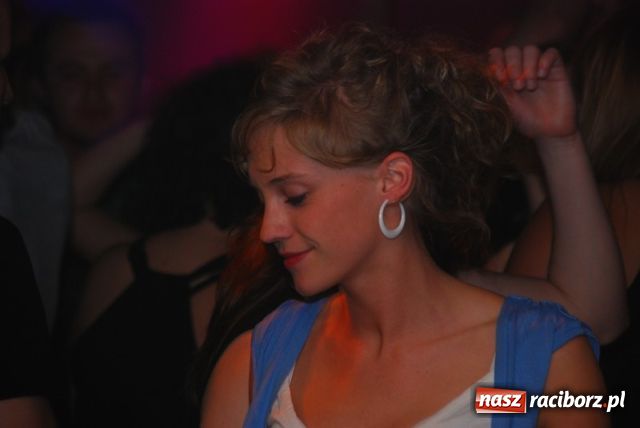 Zdjęcie w galerii na portalu naszraciborz.pl: Lustrator towarzyski wiadomości z regionu