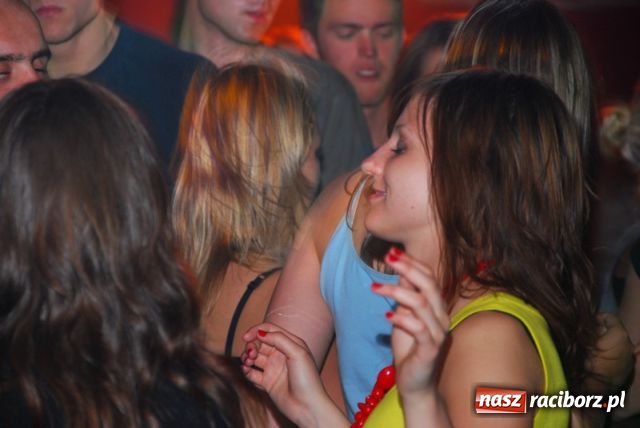 Zdjęcie w galerii na portalu naszraciborz.pl: Lustrator towarzyski wiadomości z regionu