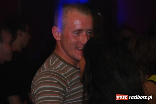 Zdjęcie w galerii na portalu naszraciborz.pl: Lustrator towarzyski wiadomości z regionu