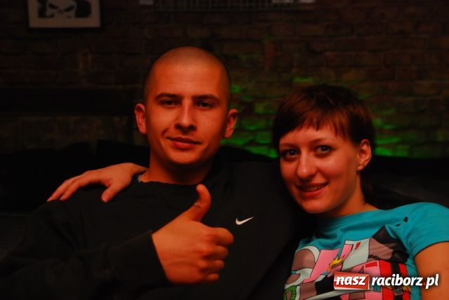 Zdjęcie w galerii na portalu naszraciborz.pl: Lustrator towarzyski wiadomości z regionu