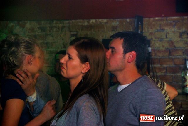 Zdjęcie w galerii na portalu naszraciborz.pl: Lustrator towarzyski wiadomości z regionu