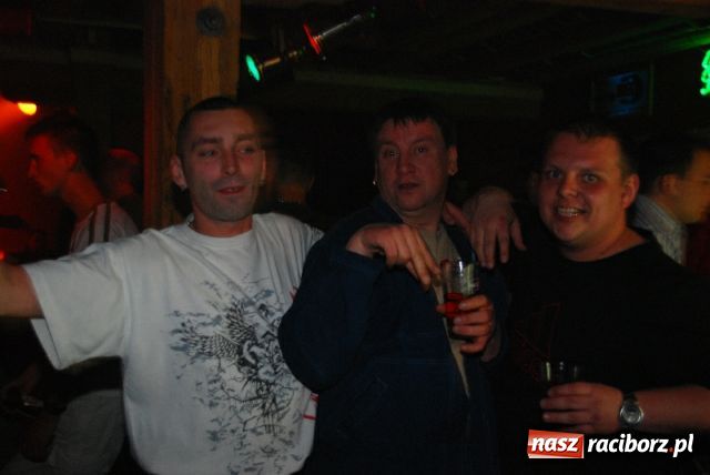 Zdjęcie w galerii na portalu naszraciborz.pl: Lustrator towarzyski wiadomości z regionu