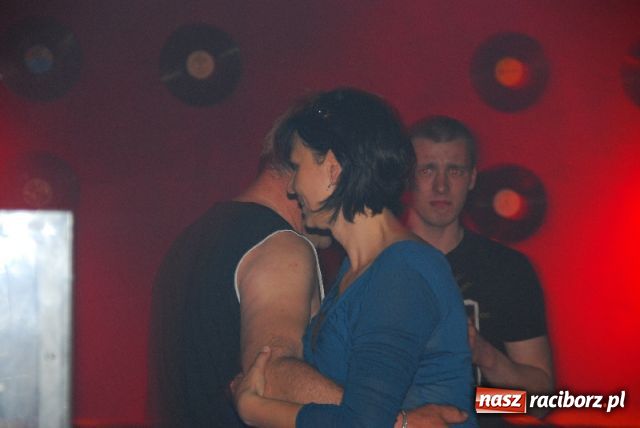 Zdjęcie w galerii na portalu naszraciborz.pl: Lustrator towarzyski wiadomości z regionu