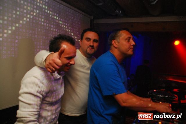 Zdjęcie w galerii na portalu naszraciborz.pl: Lustrator towarzyski wiadomości z regionu