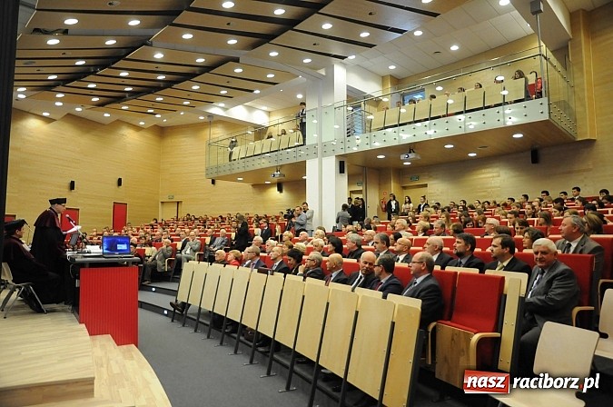 Zdjęcie w galerii na portalu naszraciborz.pl: Mocny raciborski akcent na inauguracji roku akademickiego w krakowskiej AGH wiadomości z regionu