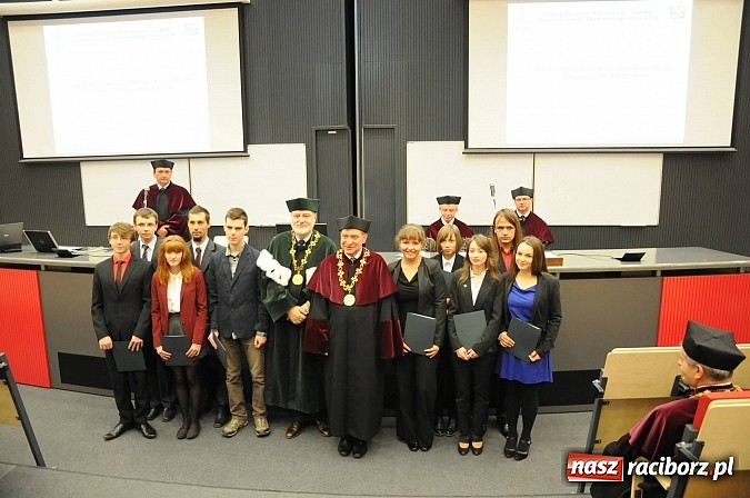 Zdjęcie w galerii na portalu naszraciborz.pl: Mocny raciborski akcent na inauguracji roku akademickiego w krakowskiej AGH wiadomości z regionu