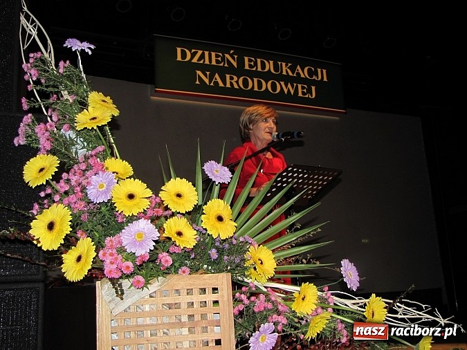 Zdjęcie w galerii na portalu naszraciborz.pl: Prezydent uhonorował nauczycieli i pracowników oświaty wiadomości z regionu