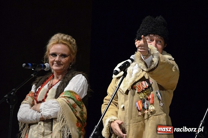 Zdjęcie w galerii na portalu naszraciborz.pl: Kabaret pod Wyrwigroszem bawił w RCK wiadomości z regionu