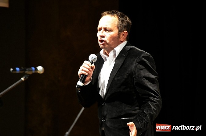 Zdjęcie w galerii na portalu naszraciborz.pl: Kabaret pod Wyrwigroszem bawił w RCK wiadomości z regionu