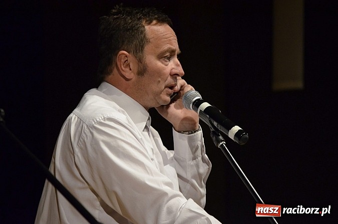 Zdjęcie w galerii na portalu naszraciborz.pl: Kabaret pod Wyrwigroszem bawił w RCK wiadomości z regionu