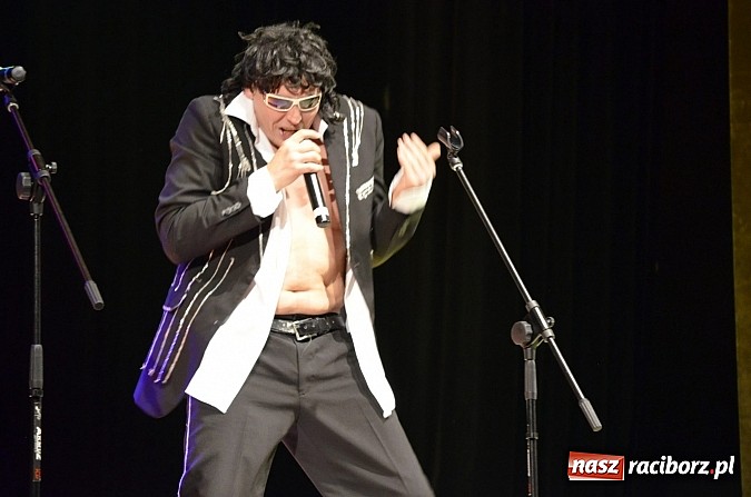 Zdjęcie w galerii na portalu naszraciborz.pl: Kabaret pod Wyrwigroszem bawił w RCK wiadomości z regionu