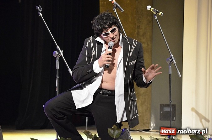 Zdjęcie w galerii na portalu naszraciborz.pl: Kabaret pod Wyrwigroszem bawił w RCK wiadomości z regionu