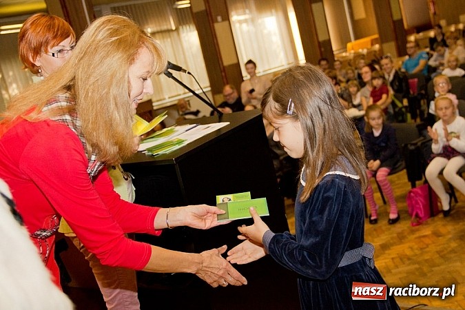 Zdjęcie w galerii na portalu naszraciborz.pl: Uniwersytet Pierwszego Wieku zainaugurował rok akademicki wiadomości z regionu