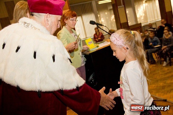 Zdjęcie w galerii na portalu naszraciborz.pl: Uniwersytet Pierwszego Wieku zainaugurował rok akademicki wiadomości z regionu