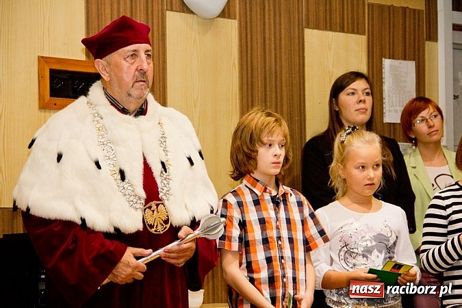 Zdjęcie w galerii na portalu naszraciborz.pl: Uniwersytet Pierwszego Wieku zainaugurował rok akademicki wiadomości z regionu