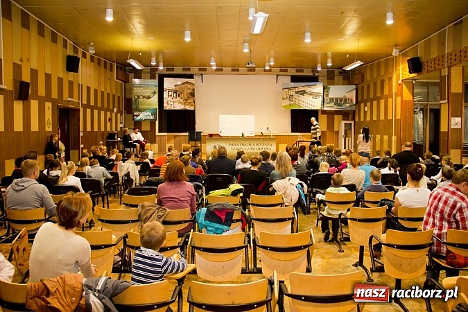 Zdjęcie w galerii na portalu naszraciborz.pl: Uniwersytet Pierwszego Wieku zainaugurował rok akademicki wiadomości z regionu