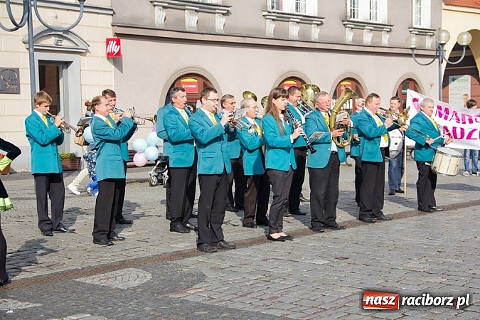 Zdjęcie w galerii na portalu naszraciborz.pl: 14. Marsz Nadziei przeszedł centrum Raciborza wiadomości z regionu