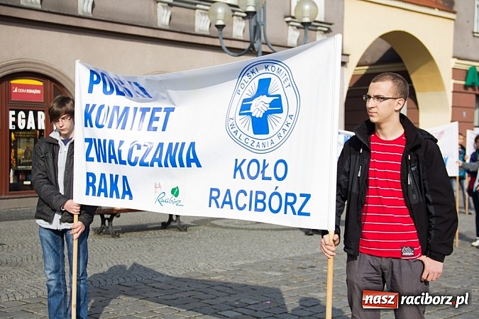 Zdjęcie w galerii na portalu naszraciborz.pl: 14. Marsz Nadziei przeszedł centrum Raciborza wiadomości z regionu