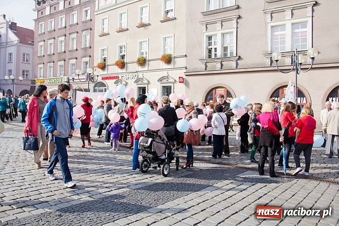 Zdjęcie w galerii na portalu naszraciborz.pl: 14. Marsz Nadziei przeszedł centrum Raciborza wiadomości z regionu