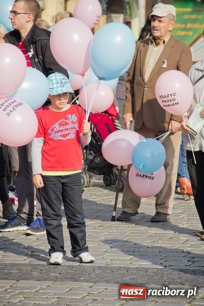 Zdjęcie w galerii na portalu naszraciborz.pl: 14. Marsz Nadziei przeszedł centrum Raciborza wiadomości z regionu