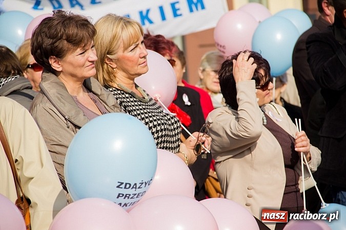 Zdjęcie w galerii na portalu naszraciborz.pl: 14. Marsz Nadziei przeszedł centrum Raciborza wiadomości z regionu