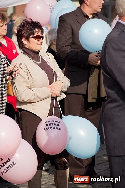 Zdjęcie w galerii na portalu naszraciborz.pl: 14. Marsz Nadziei przeszedł centrum Raciborza wiadomości z regionu
