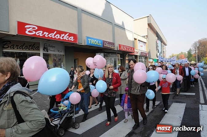 Zdjęcie w galerii na portalu naszraciborz.pl: 14. Marsz Nadziei przeszedł centrum Raciborza wiadomości z regionu