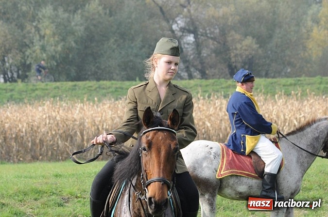 Zdjęcie w galerii na portalu naszraciborz.pl: Na Ostrogu odbył się dziś Hubertus. Lisa złapał Rafał Wochnik wiadomości z regionu