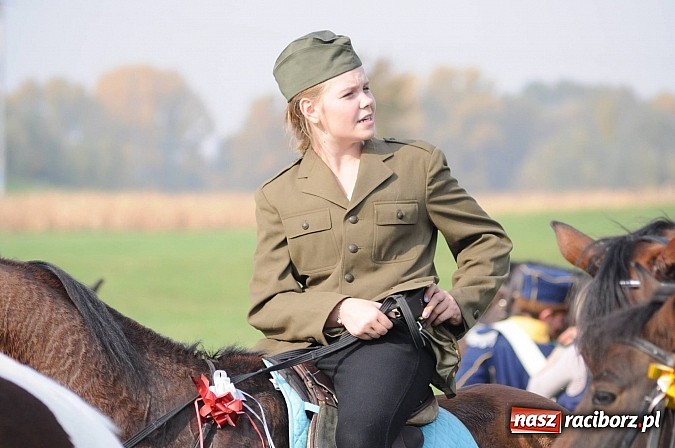 Zdjęcie w galerii na portalu naszraciborz.pl: Na Ostrogu odbył się dziś Hubertus. Lisa złapał Rafał Wochnik wiadomości z regionu