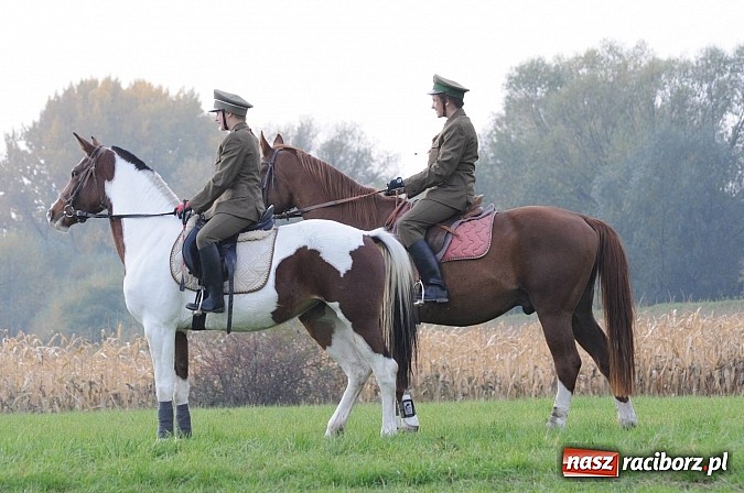 Zdjęcie w galerii na portalu naszraciborz.pl: Na Ostrogu odbył się dziś Hubertus. Lisa złapał Rafał Wochnik wiadomości z regionu