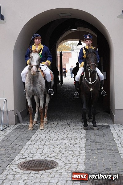Zdjęcie w galerii na portalu naszraciborz.pl: Na Ostrogu odbył się dziś Hubertus. Lisa złapał Rafał Wochnik wiadomości z regionu