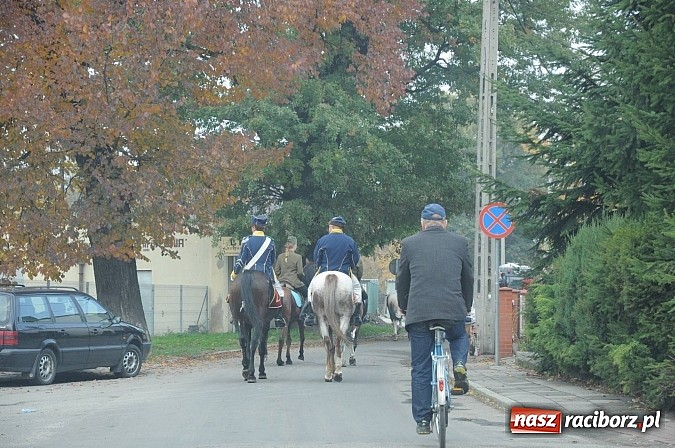 Zdjęcie w galerii na portalu naszraciborz.pl: Na Ostrogu odbył się dziś Hubertus. Lisa złapał Rafał Wochnik wiadomości z regionu