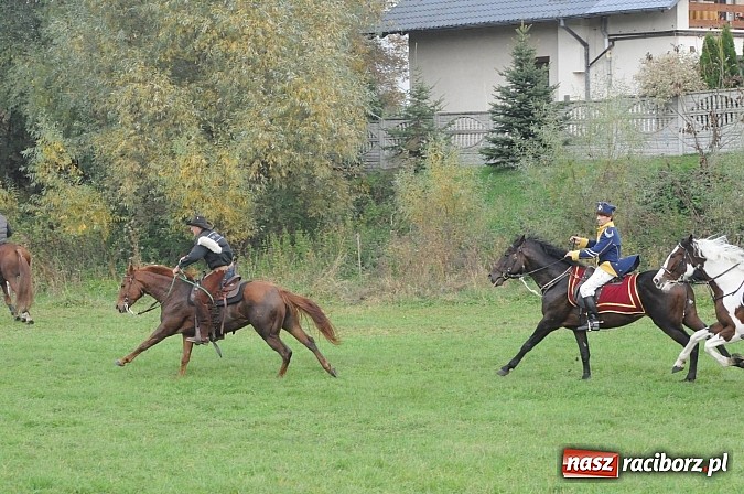 Zdjęcie w galerii na portalu naszraciborz.pl: Na Ostrogu odbył się dziś Hubertus. Lisa złapał Rafał Wochnik wiadomości z regionu