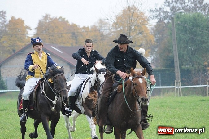 Zdjęcie w galerii na portalu naszraciborz.pl: Na Ostrogu odbył się dziś Hubertus. Lisa złapał Rafał Wochnik wiadomości z regionu