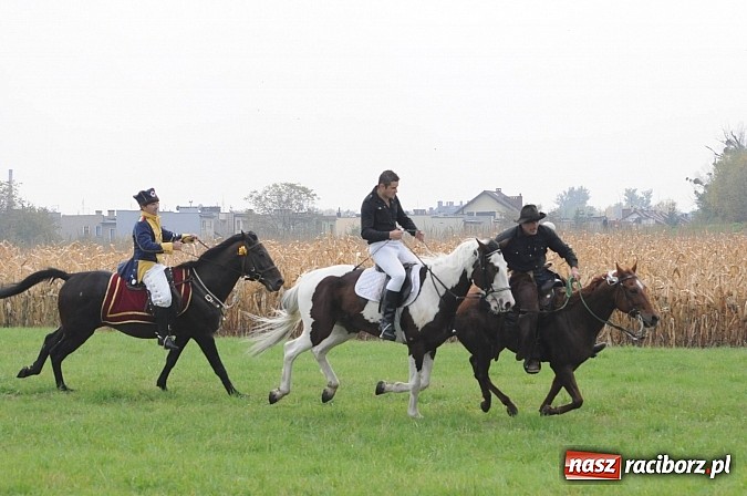 Zdjęcie w galerii na portalu naszraciborz.pl: Na Ostrogu odbył się dziś Hubertus. Lisa złapał Rafał Wochnik wiadomości z regionu