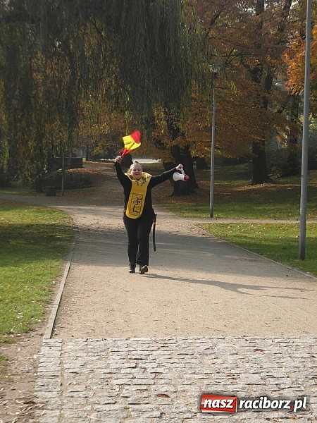 Zdjęcie w galerii na portalu naszraciborz.pl: Dalekowschodni bieg w japonkach w sercu Raciborza wiadomości z regionu