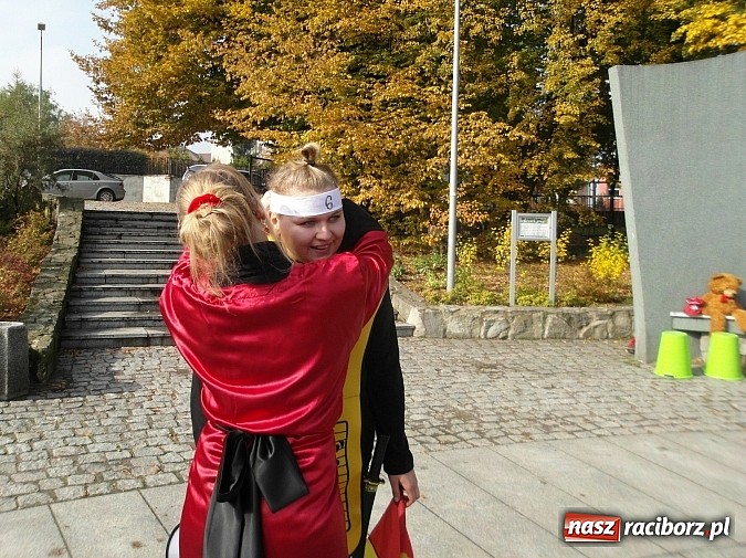 Zdjęcie w galerii na portalu naszraciborz.pl: Dalekowschodni bieg w japonkach w sercu Raciborza wiadomości z regionu