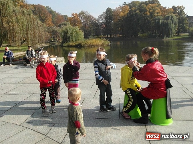 Zdjęcie w galerii na portalu naszraciborz.pl: Dalekowschodni bieg w japonkach w sercu Raciborza wiadomości z regionu