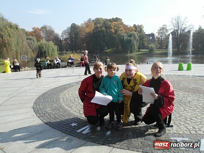 Zdjęcie w galerii na portalu naszraciborz.pl: Dalekowschodni bieg w japonkach w sercu Raciborza wiadomości z regionu