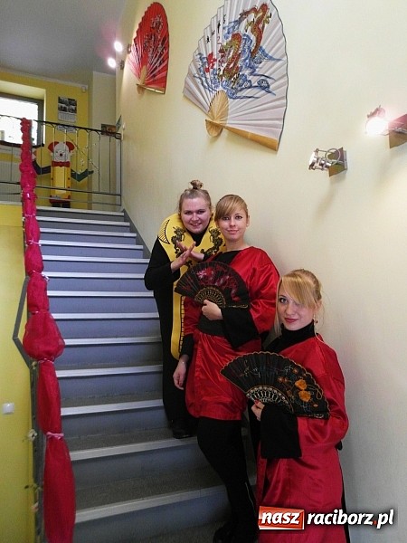 Zdjęcie w galerii na portalu naszraciborz.pl: Dalekowschodni bieg w japonkach w sercu Raciborza wiadomości z regionu