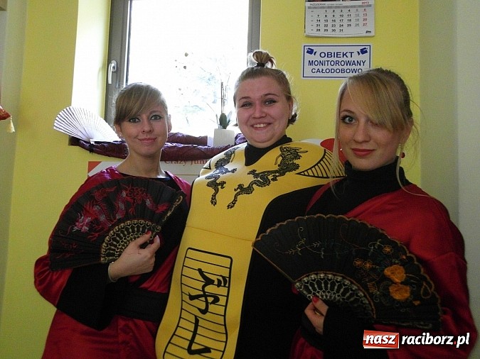 Zdjęcie w galerii na portalu naszraciborz.pl: Dalekowschodni bieg w japonkach w sercu Raciborza wiadomości z regionu