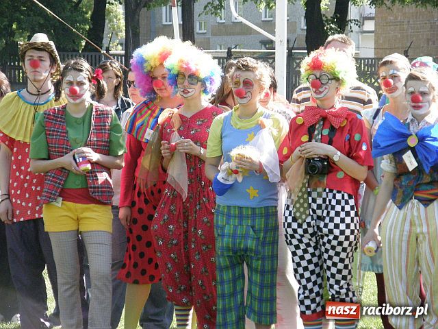 Zdjęcie w galerii na portalu naszraciborz.pl: Igrzyska Sport ku Radości rozpoczęły Juwenalia 2009 wiadomości z regionu