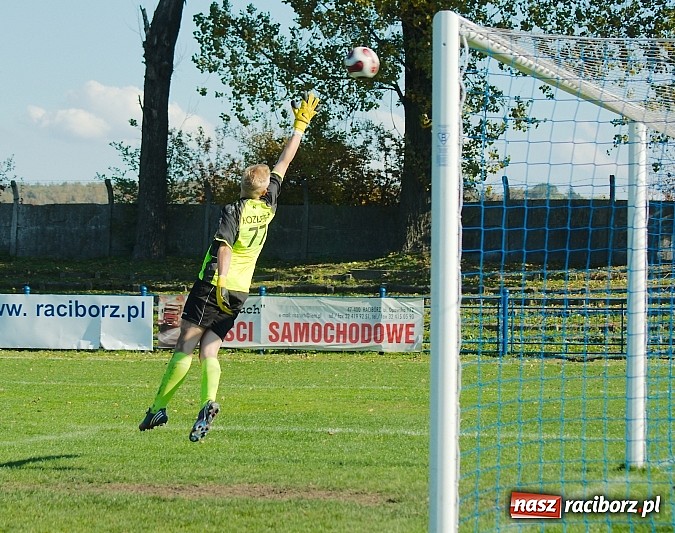 Zdjęcie w galerii na portalu naszraciborz.pl: Siedemnaście bramek przy Srebrnej. Juniorzy Unii nie dali szans graczom Cyprzanowa wiadomości z regionu
