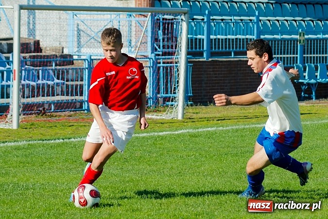 Zdjęcie w galerii na portalu naszraciborz.pl: Siedemnaście bramek przy Srebrnej. Juniorzy Unii nie dali szans graczom Cyprzanowa wiadomości z regionu