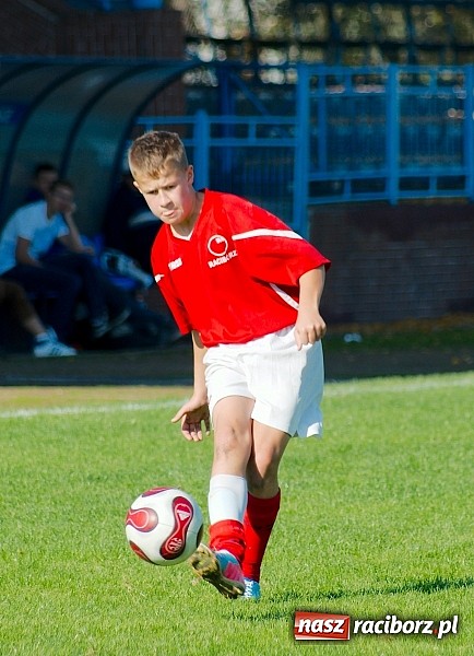 Zdjęcie w galerii na portalu naszraciborz.pl: Siedemnaście bramek przy Srebrnej. Juniorzy Unii nie dali szans graczom Cyprzanowa wiadomości z regionu