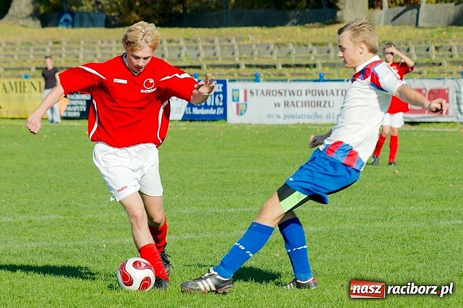 Zdjęcie w galerii na portalu naszraciborz.pl: Siedemnaście bramek przy Srebrnej. Juniorzy Unii nie dali szans graczom Cyprzanowa wiadomości z regionu