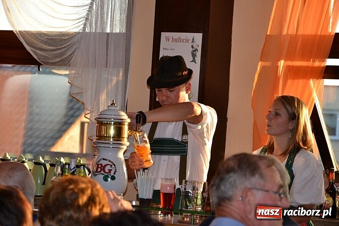Zdjęcie w galerii na portalu naszraciborz.pl: W Roszkowie zorganizowali Oktoberfest wiadomości z regionu