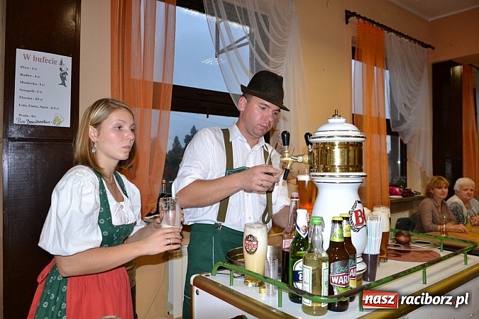 Zdjęcie w galerii na portalu naszraciborz.pl: W Roszkowie zorganizowali Oktoberfest wiadomości z regionu