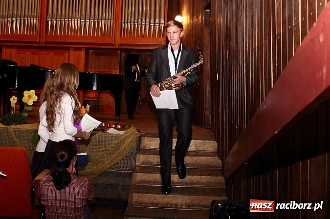 Zdjęcie w galerii na portalu naszraciborz.pl: Jeden raz w roku grają koncert dla nauczycieli wiadomości z regionu